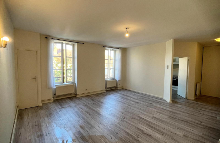 BELLEVILLE T3 835€ CC — photo 2