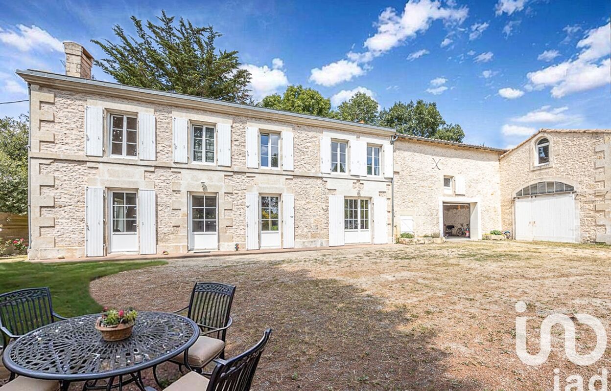 maison 6 pièces 141 m2 à vendre à Saint-Symphorien (79270)