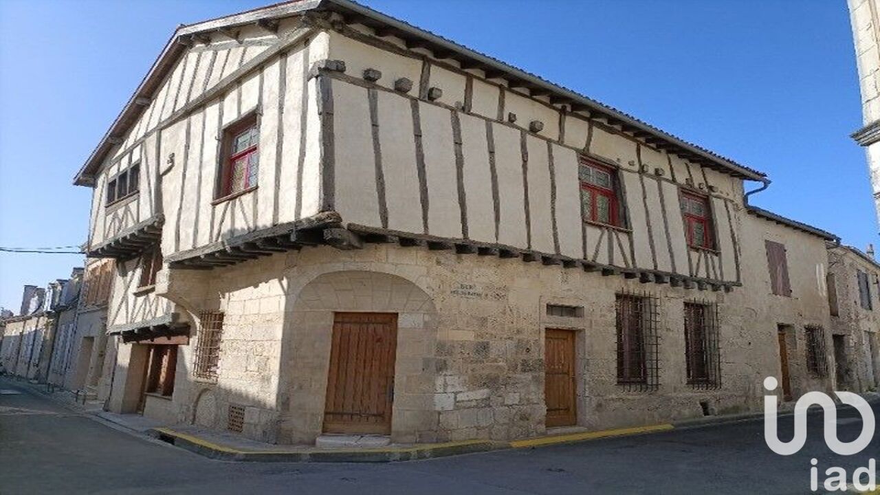 maison 10 pièces 232 m2 à vendre à Saint-Jean-d'Angély (17400)