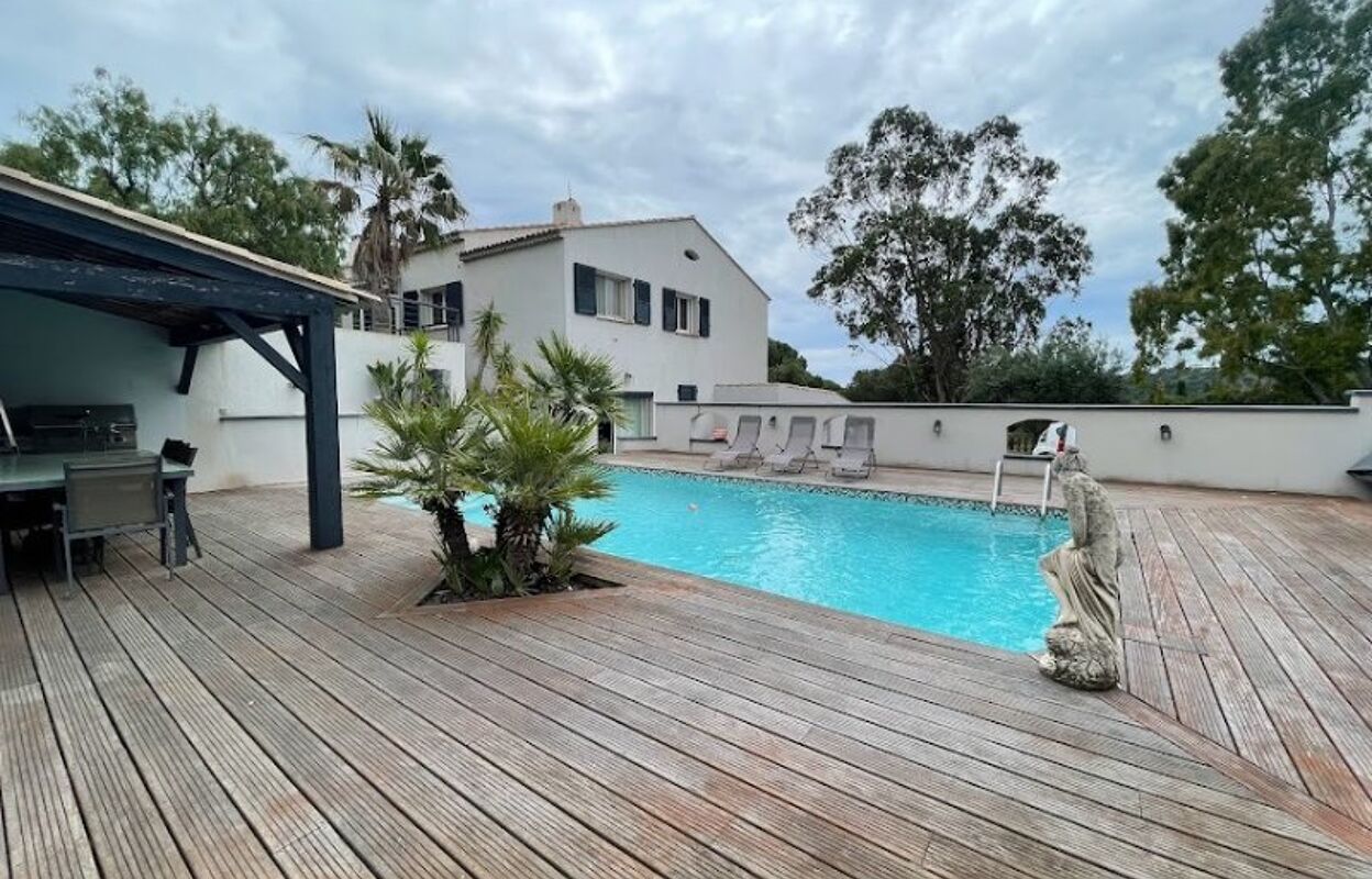 maison 8 pièces 262 m2 à vendre à Roquebrune-sur-Argens (83520)