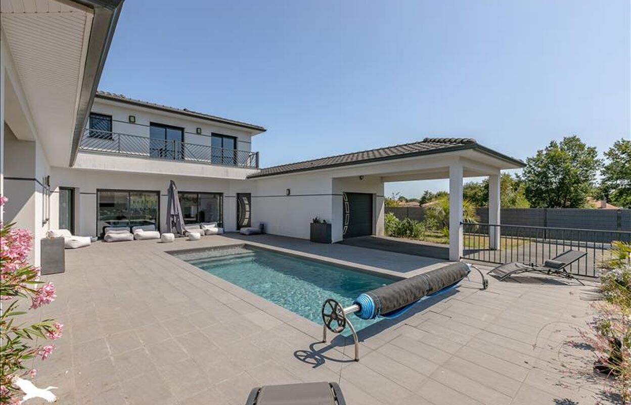 maison 6 pièces 153 m2 à vendre à Saint-Aubin-de-Médoc (33160)