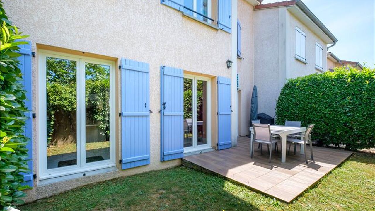 maison 4 pièces 116 m2 à vendre à Chassieu (69680)