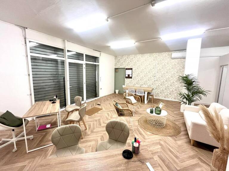 Bien Commercial À Louer — photo 1