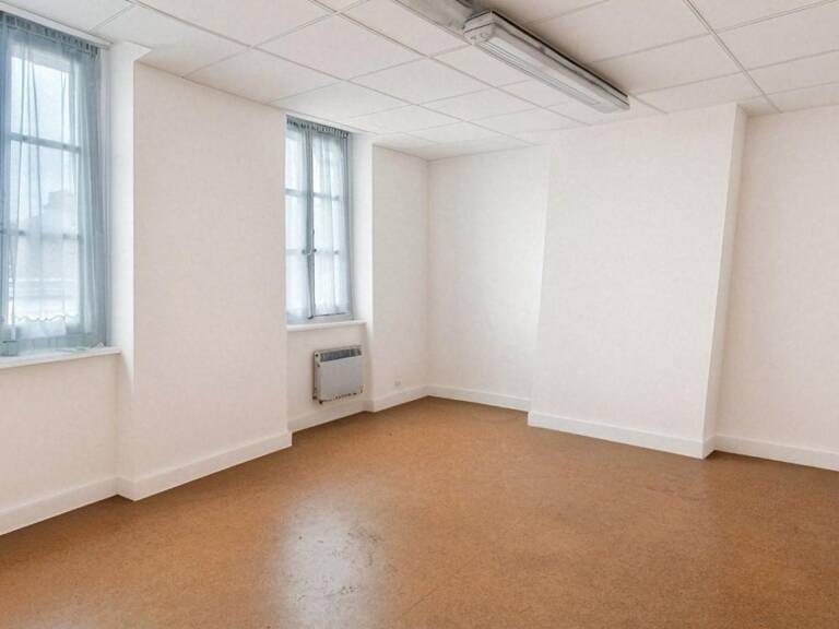 Bureaux sur 3 étages  , idéalement situés en cœur de ville  ️ — photo 1