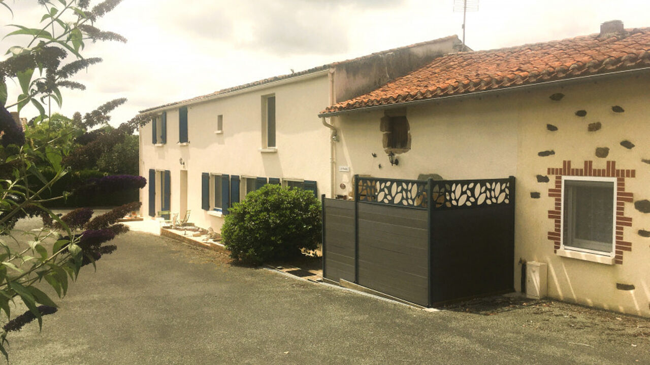 maison 10 pièces 213 m2 à vendre à Pouzauges (85700)