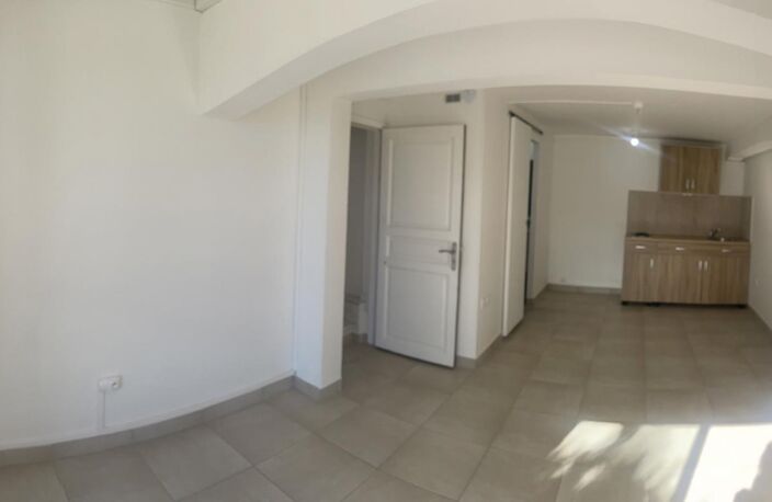 A LOUER : Studio en RDC d'une maison individuelle, Le Tampon — photo 3