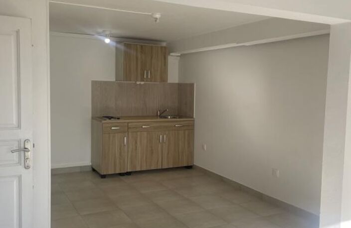 A LOUER : Studio en RDC d'une maison individuelle, Le Tampon — photo 4
