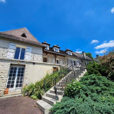 Maison 7 pièces 245 m²