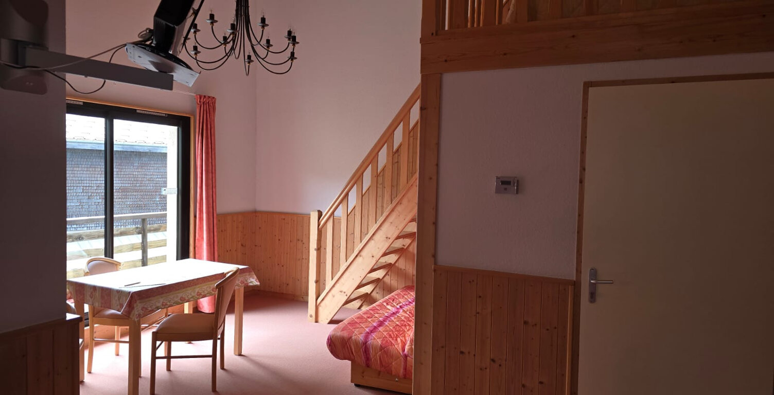 TRES BEAU T3 DUPLEX - COL DE LA FAUCILLE- PIEDS DES PISTES — photo 1