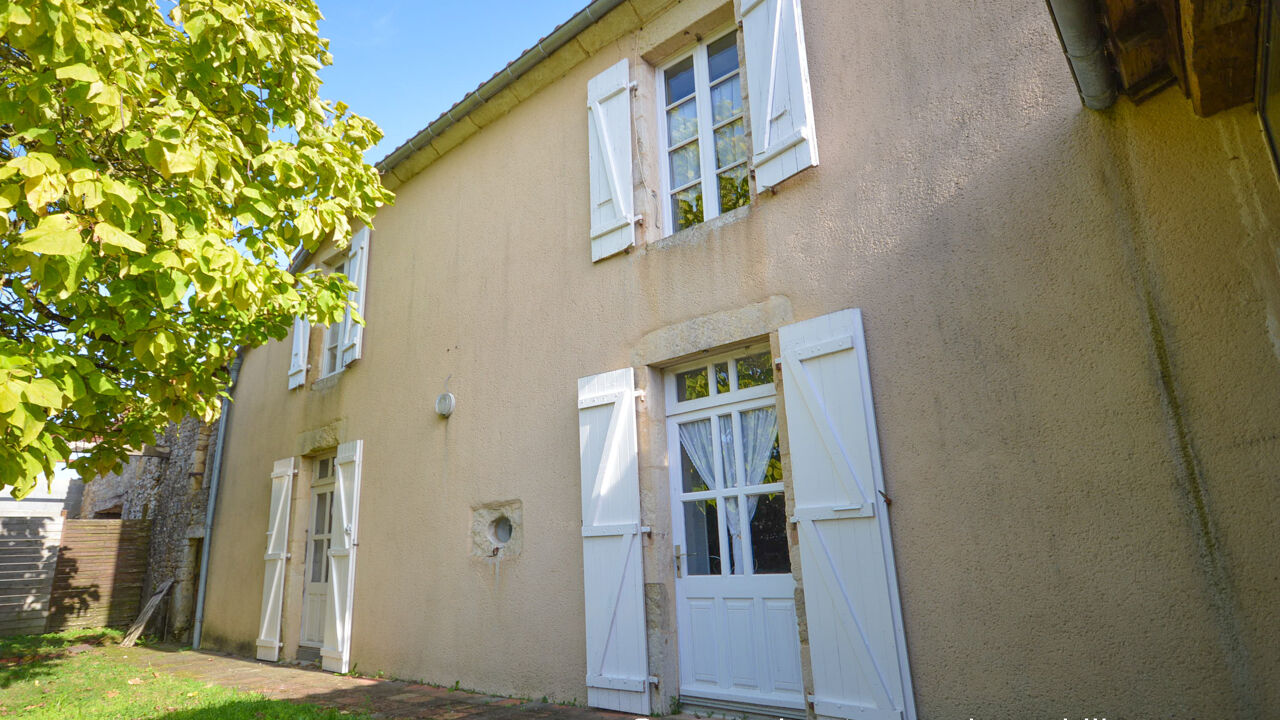 maison 6 pièces 141 m2 à vendre à Chantonnay (85110)