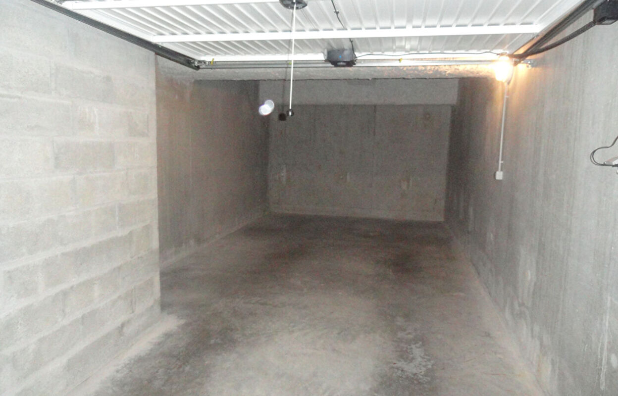 garage  pièces 23 m2 à louer à Annecy (74000)