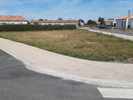 TERRAIN A PROXIMITE DES COMMERCES ET ECOLES — photo 3