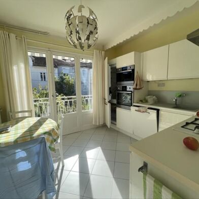 Immeuble  305000 €