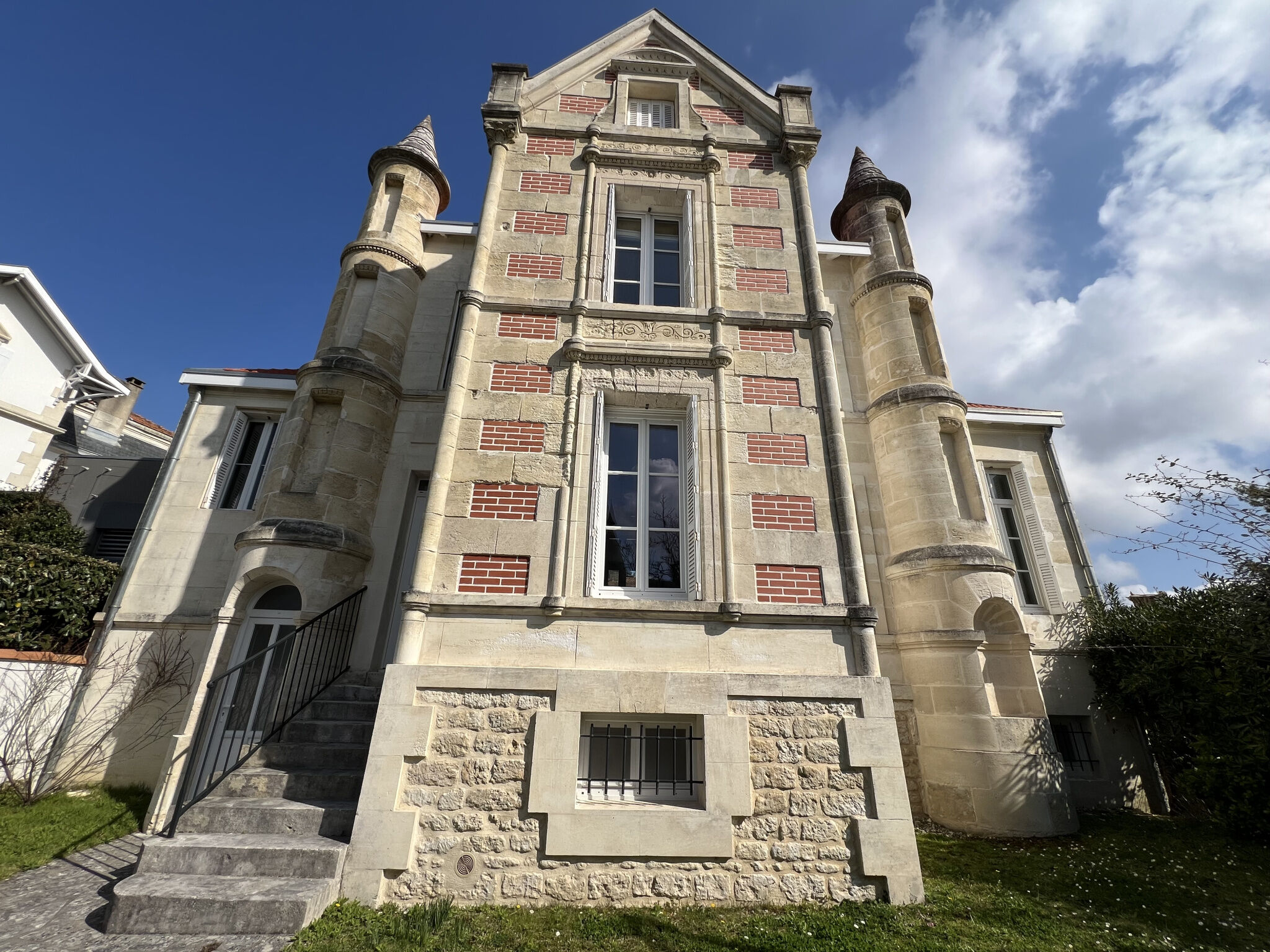Villa / Maison  T9 à vendre Royan 17200