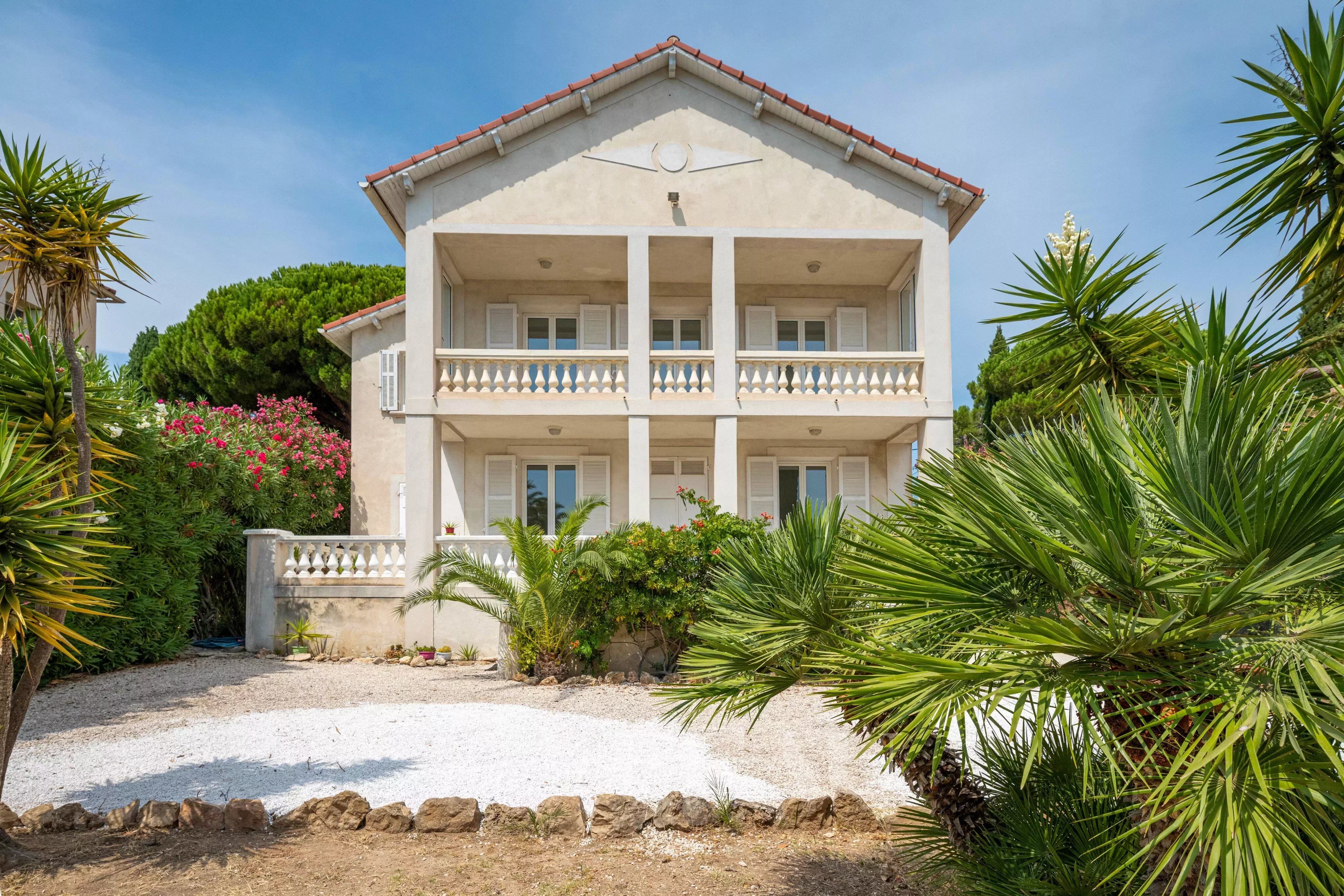 Sanary-sur-Mer Maison 6 pièces 195 m²