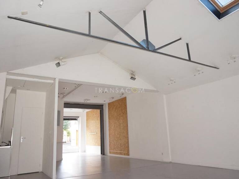 Local commercial — photo 1