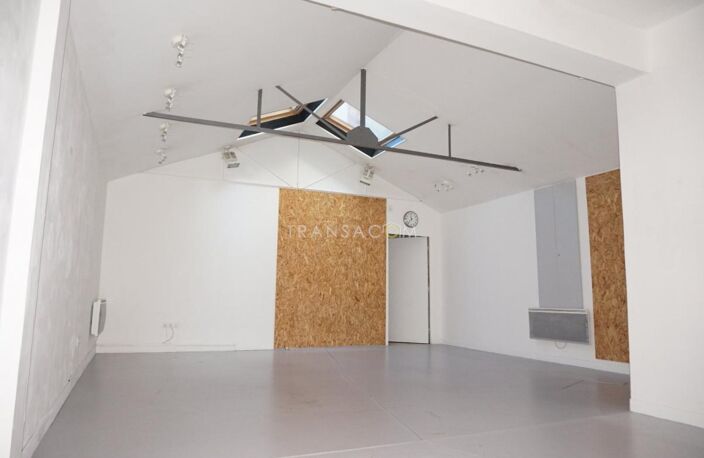 Local commercial — photo 2