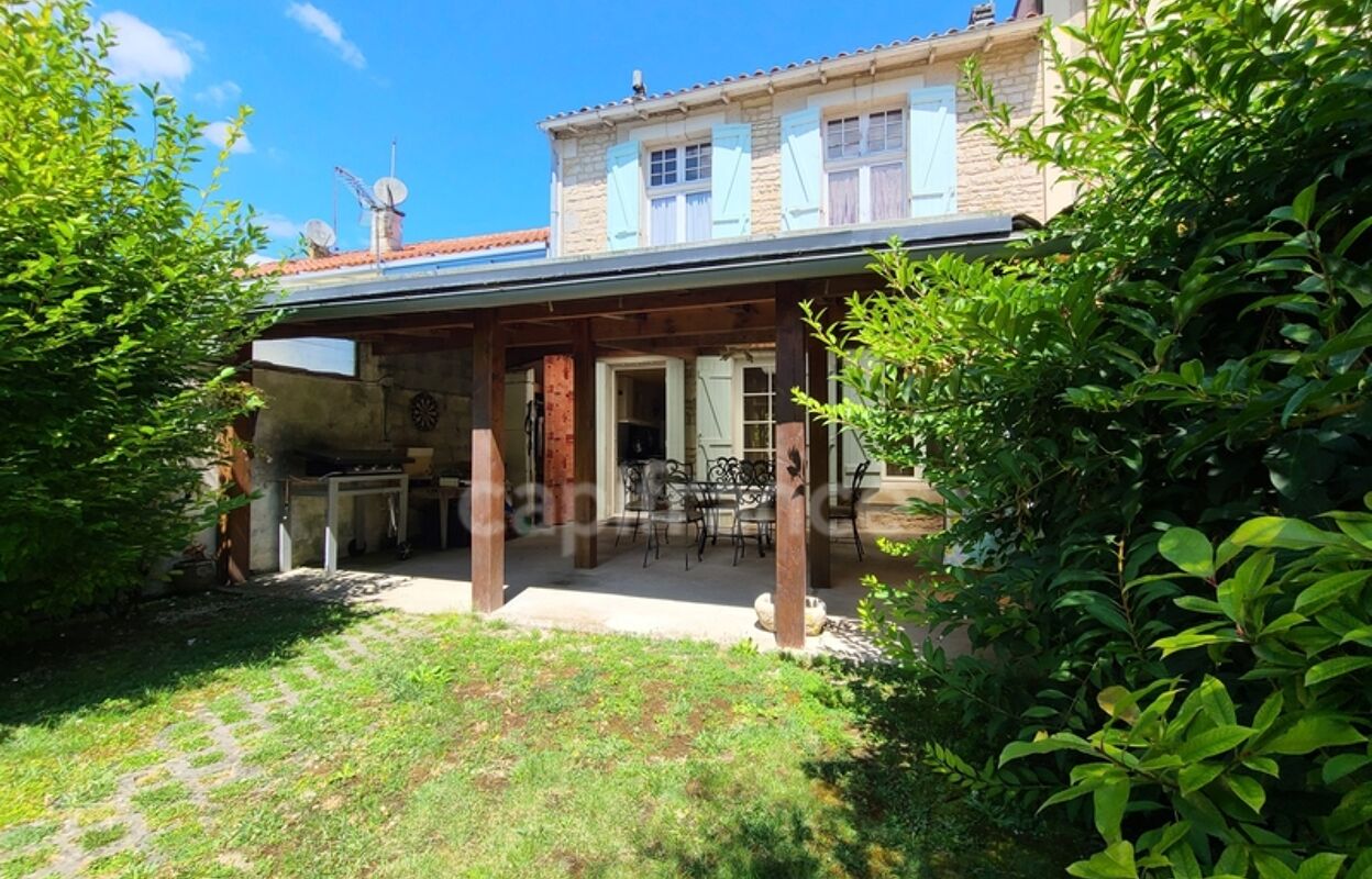 maison 5 pièces 121 m2 à vendre à Matha (17160)