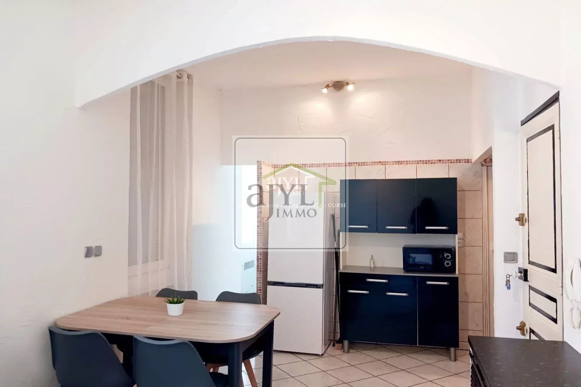 Salon-de-Provence Appartement 2 pièces 28 m²