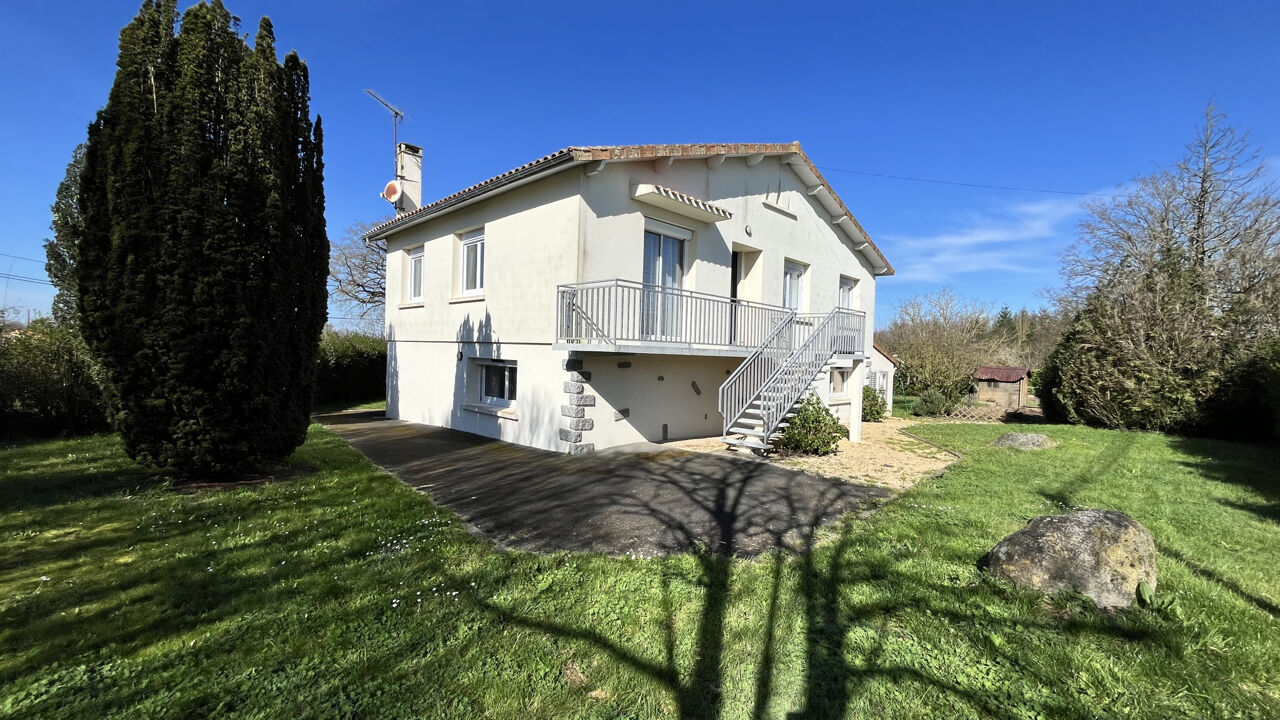 maison 5 pièces 134 m2 à vendre à Bressuire (79300)