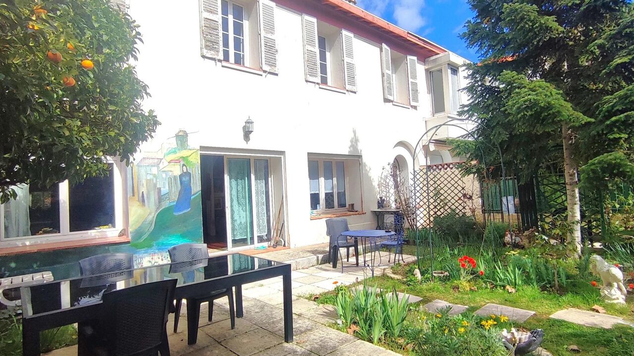 maison 8 pièces 221 m2 à vendre à Saint-Raphaël (83530)