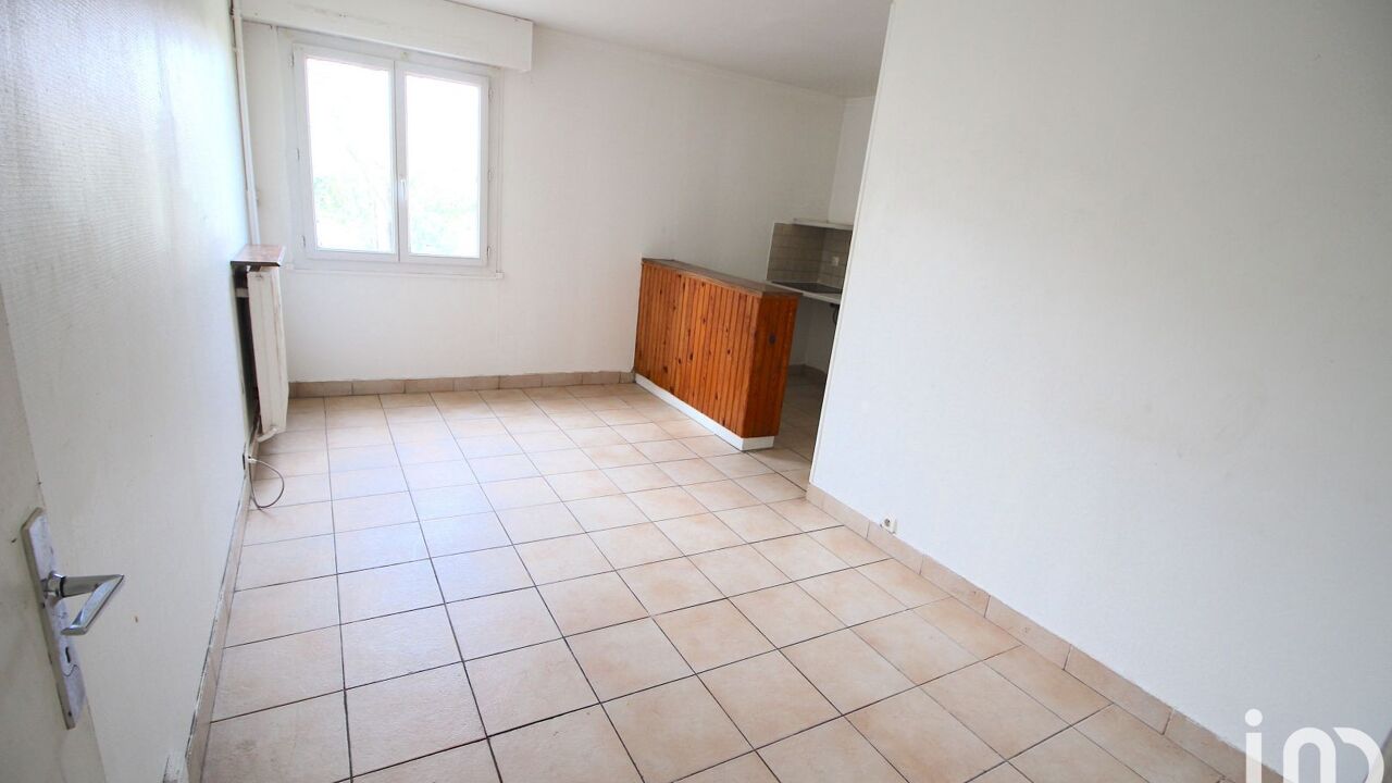 appartement 1 pièces 22 m2 à vendre à Corbeil-Essonnes (91100)