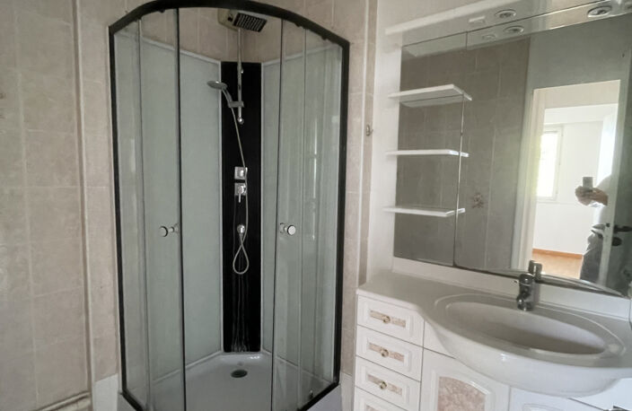 APPARTEMENT 2 CHAMBRES 78m2 SECTEUR RECHERCHE PROCHE DE TOUT — photo 5