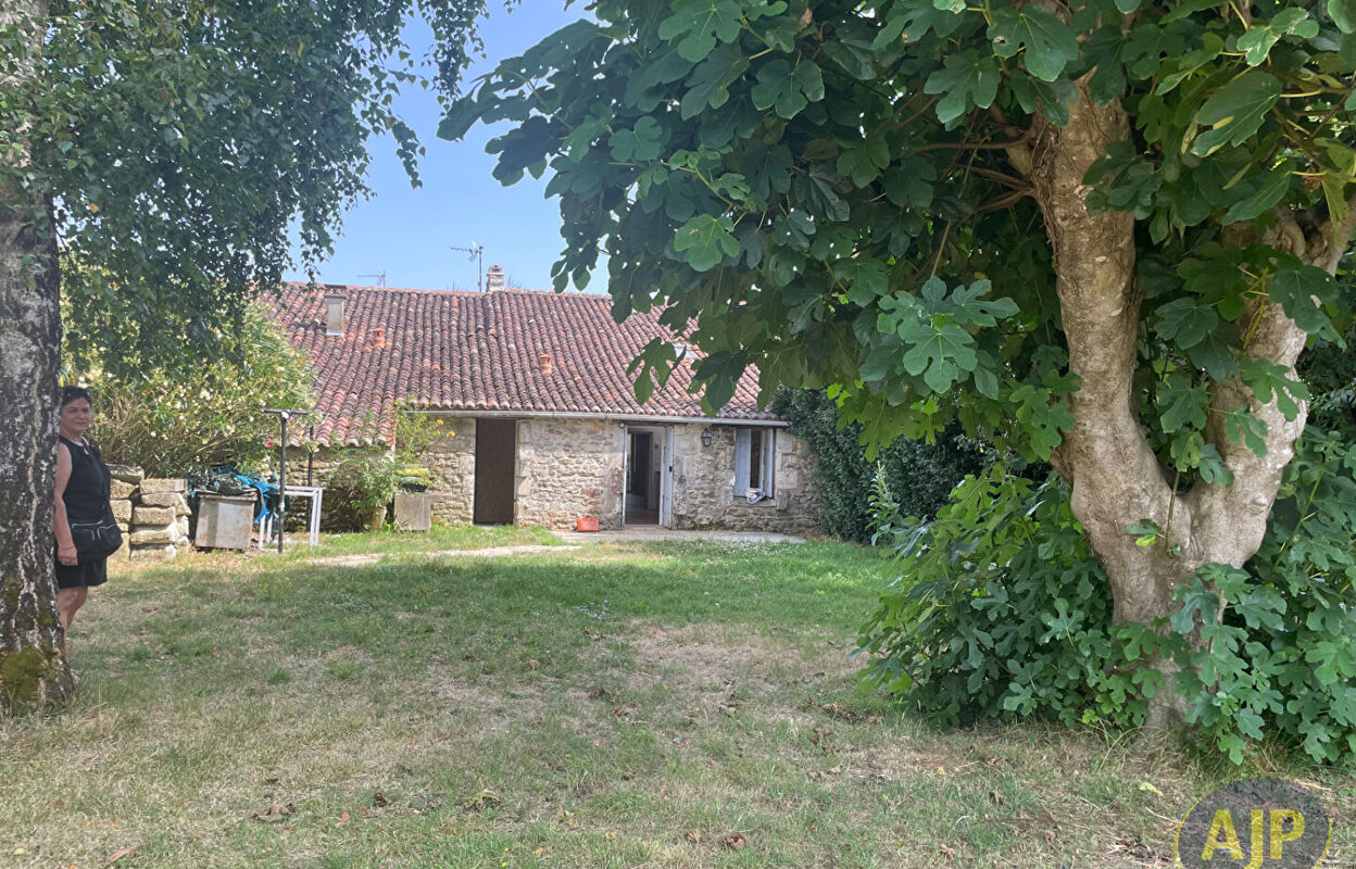 maison 6 pièces 171 m2 à vendre à Luchat (17600)