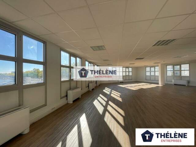 BUREAUX à LOUER — photo du bien