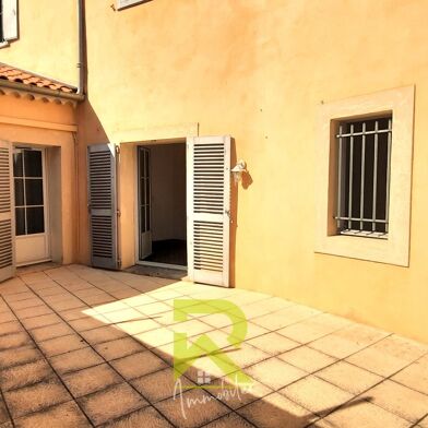 Appartement 4 pièces 240000 €