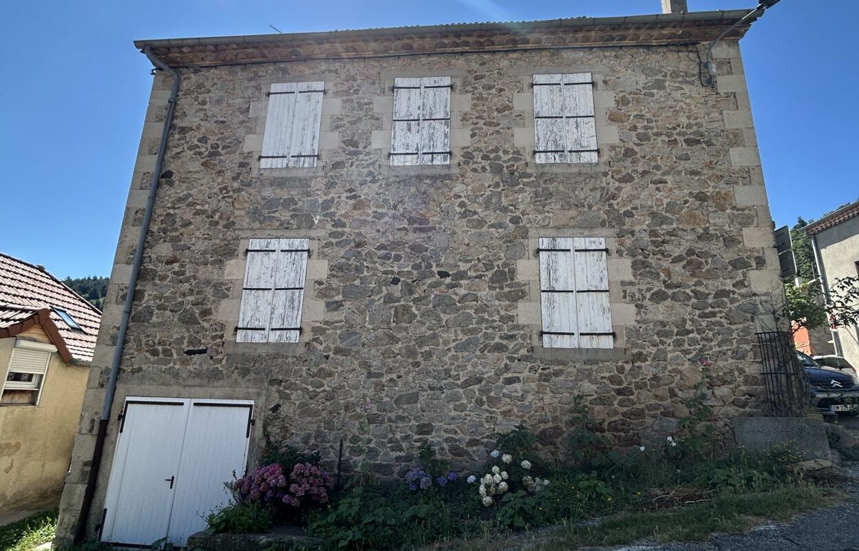 maison 8 pièces 156 m2 à vendre à Saint-Julien-du-Gua (07190)