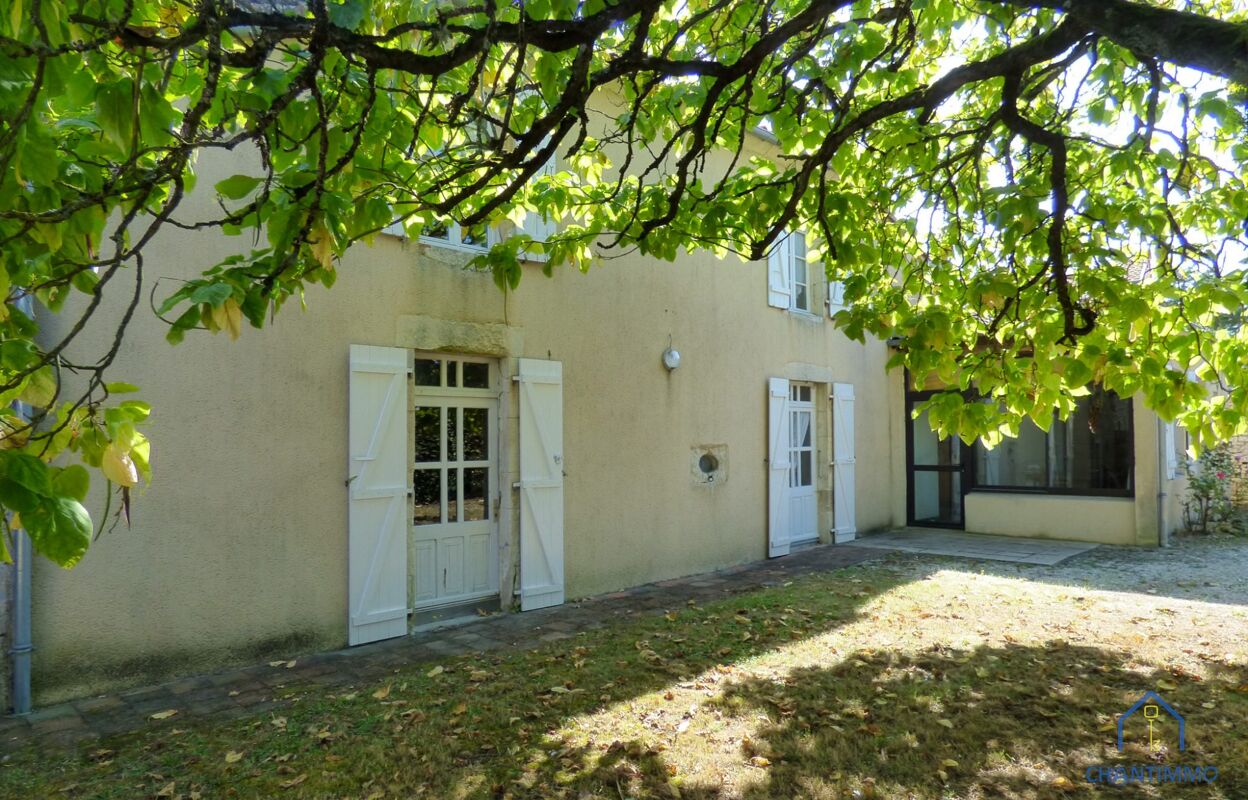 maison 7 pièces 151 m2 à vendre à Chantonnay (85110)