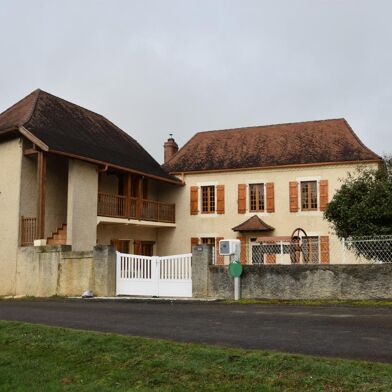 Maison 7 pièces 242 m²