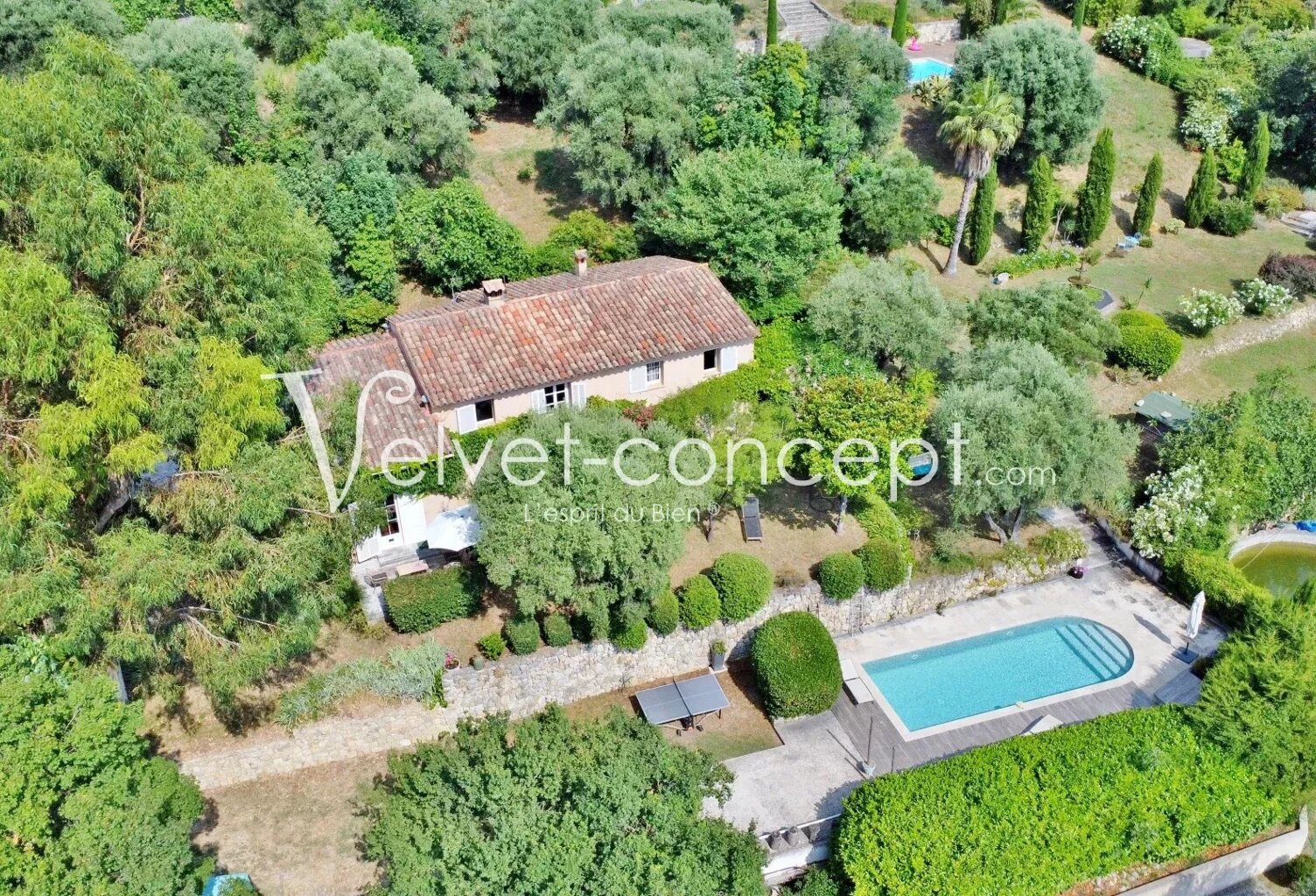 Maison de charme de 200 M² dans un cadre idyllique       au calm — photo 1