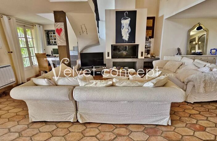 Maison de charme de 200 M² dans un cadre idyllique       au calm — photo 5