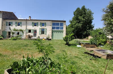 A VENDRE MAISON CHARENTAISE A PROXIMITE DE SAINTES 5 CHAMBRES. — photo du bien