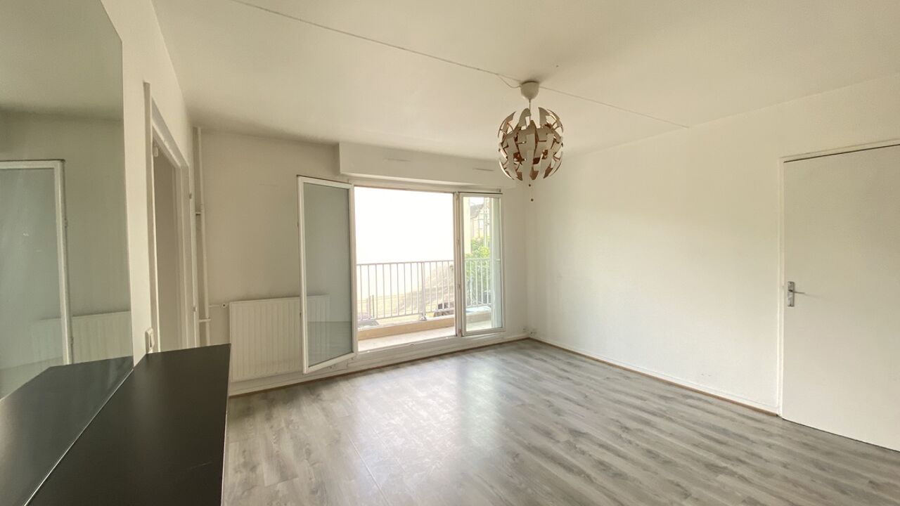 appartement 2 pièces 42 m2 à vendre à Noisy-le-Grand (93160)