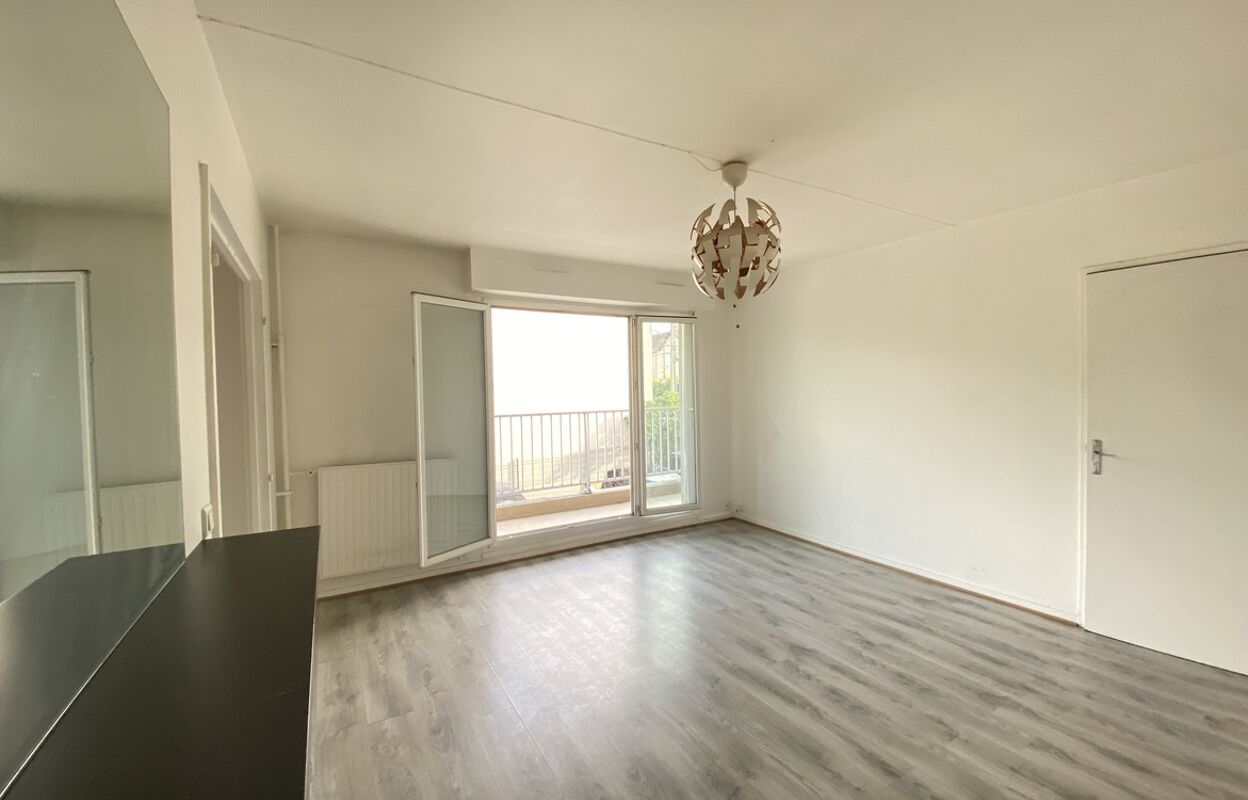 appartement 2 pièces 42 m2 à vendre à Noisy-le-Grand (93160)