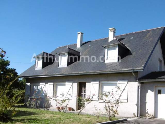 15 MN A PIED DE LA MAIRIE DE NAY — photo du bien