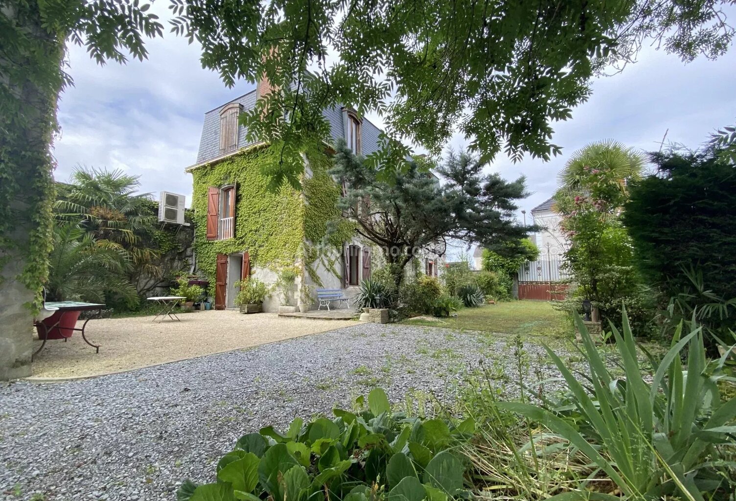 Bien vendu : Maison 212 m² Nay (64800) — photo 1