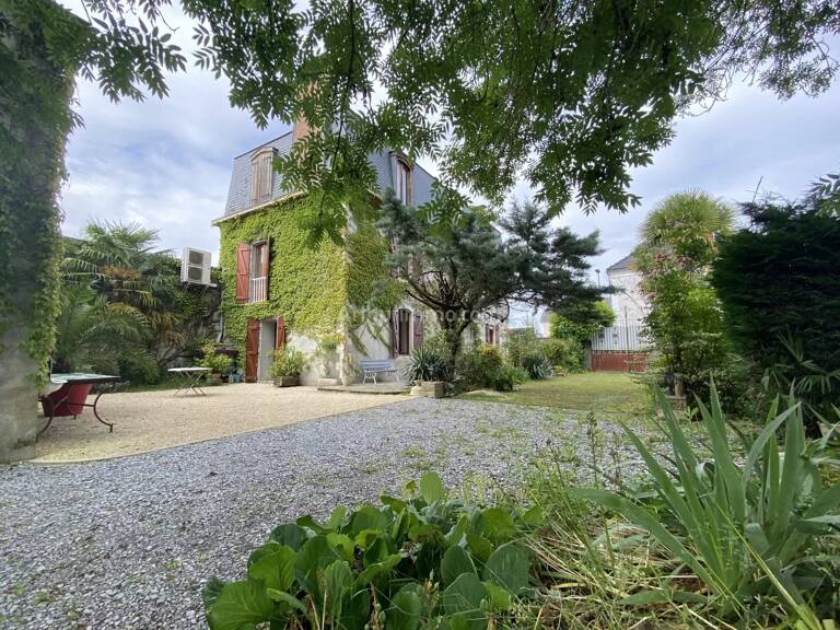 Maison 8 pièces  à vendre 212 m² — photo 1