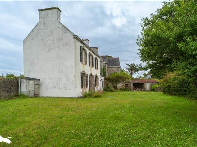 Maison en pierre de 5 pièces principales — photo du bien