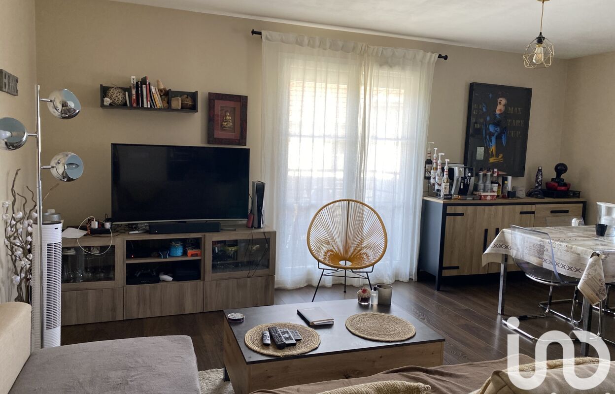 appartement 3 pièces 59 m2 à vendre à Combs-la-Ville (77380)