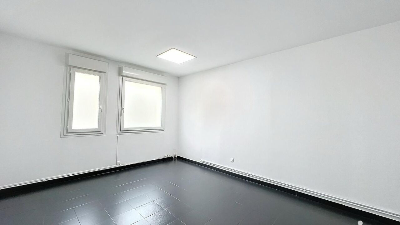 commerce  pièces 302 m2 à vendre à Auneau-Bleury-Saint-Symphorien (28700)