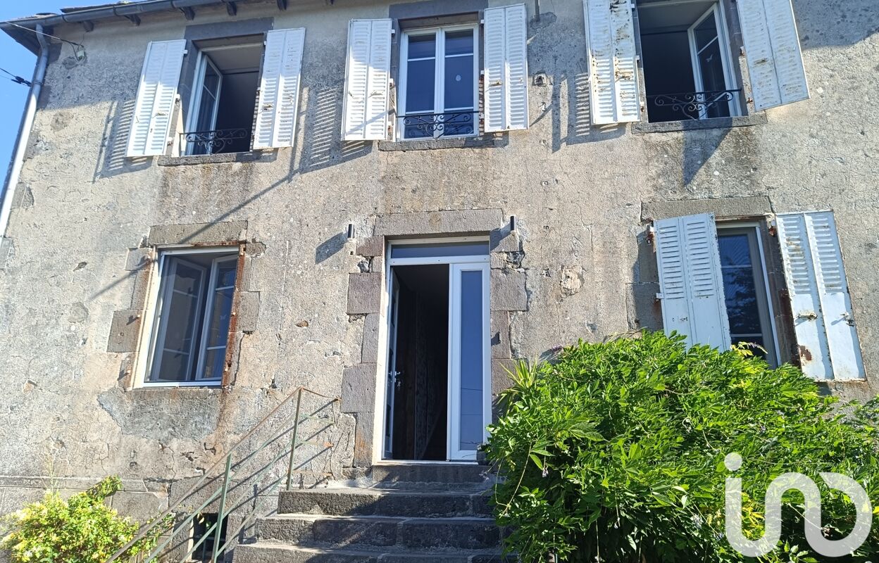 maison 5 pièces 109 m2 à vendre à Pleaux (15700)