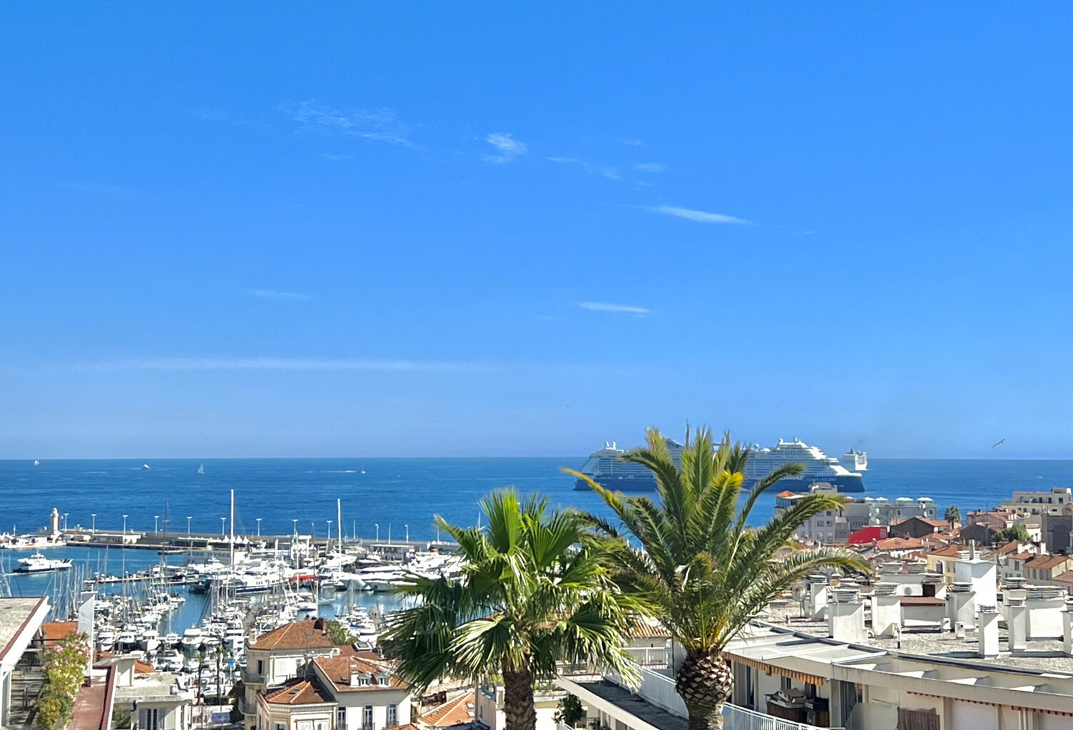 CANNES CENTRE BAS PETIT JUAS JOLIE T3 DERNIÈRE ÉTAGE 91M2 SU — photo 1