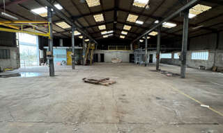 Local industriel  900 m² à louer à Mourenx (64150)