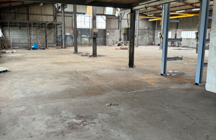 À louer : Bâtiment industriel ou artisanal de 900m2 à Mourenx — photo 2