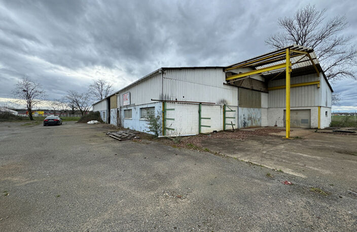 À louer : Bâtiment industriel ou artisanal de 900m2 à Mourenx — photo 3
