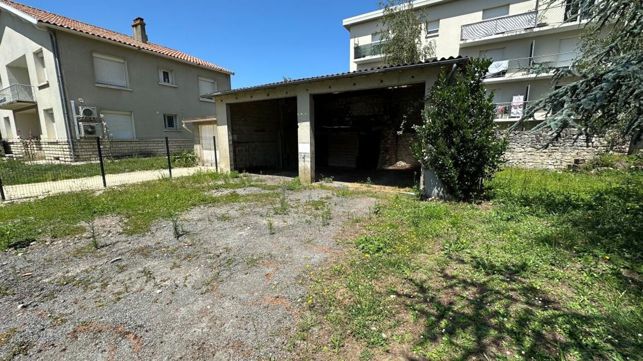 terrain  pièces 350 m2 à vendre à Saintes (17100)